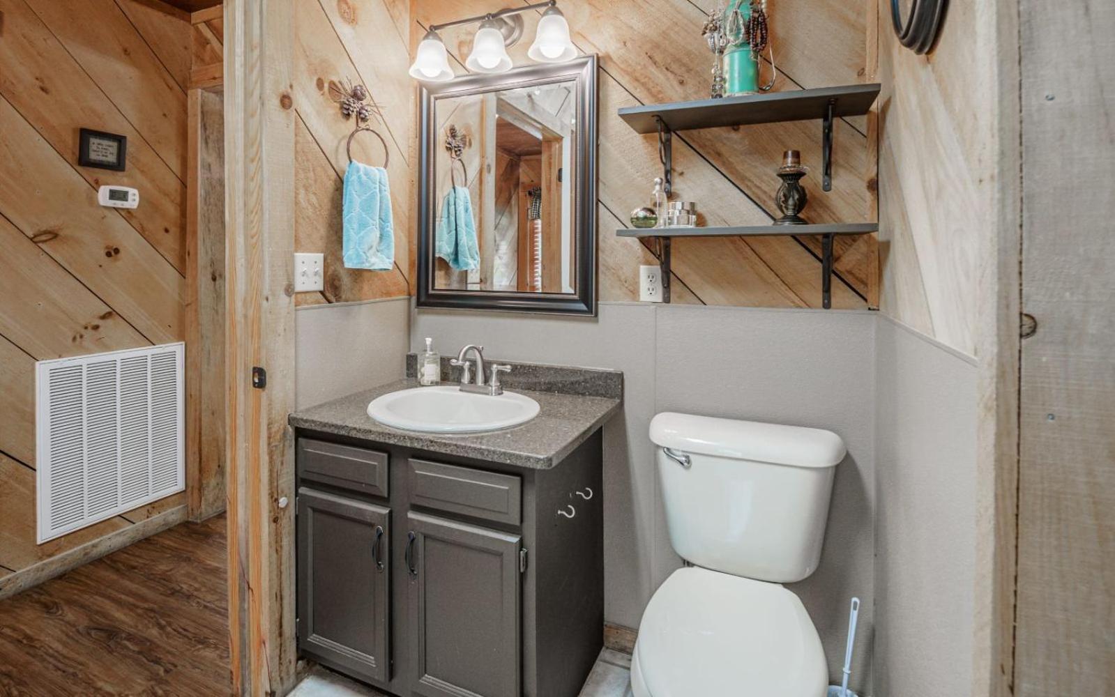 פיג'ן פורג' Wooded Bliss Hot Tub Single Level Cabin With No Steps Rocking Chairs And Wooded Views מראה חיצוני תמונה