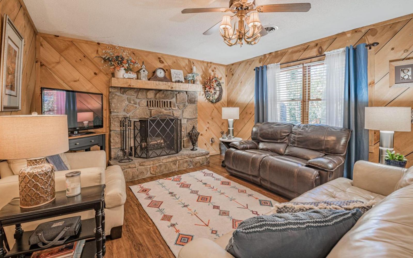 פיג'ן פורג' Wooded Bliss Hot Tub Single Level Cabin With No Steps Rocking Chairs And Wooded Views מראה חיצוני תמונה