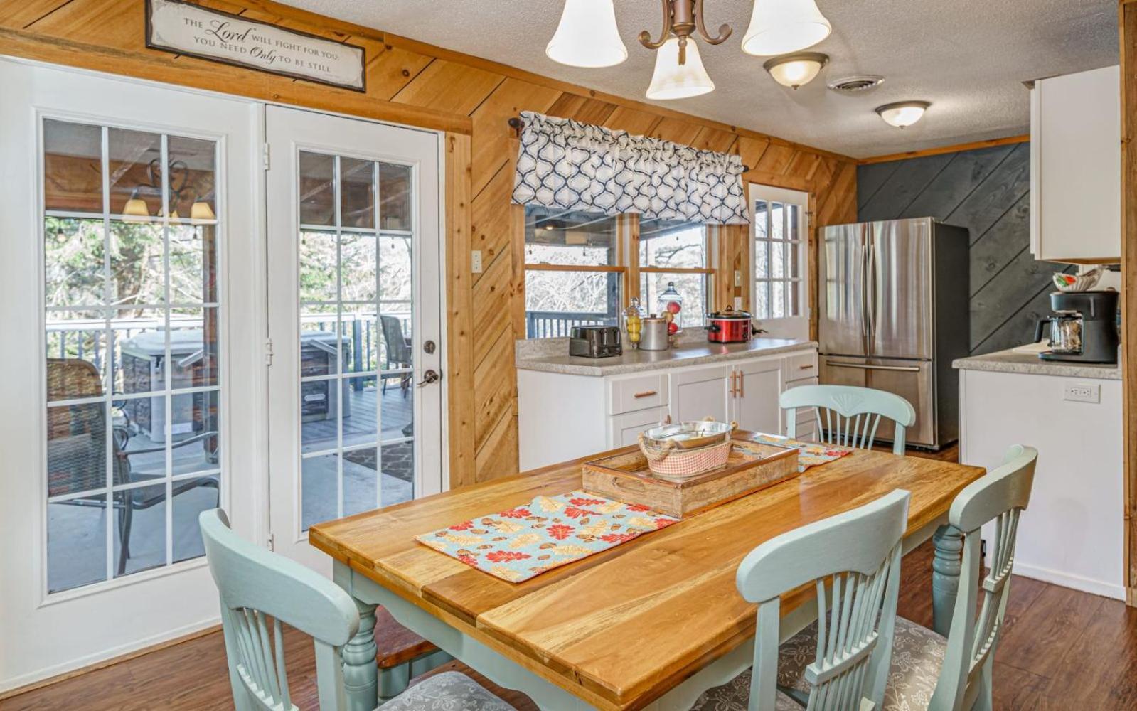 פיג'ן פורג' Wooded Bliss Hot Tub Single Level Cabin With No Steps Rocking Chairs And Wooded Views מראה חיצוני תמונה