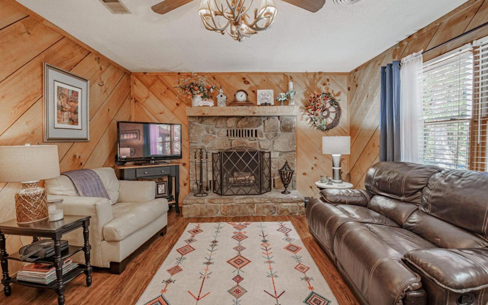 פיג'ן פורג' Wooded Bliss Hot Tub Single Level Cabin With No Steps Rocking Chairs And Wooded Views מראה חיצוני תמונה